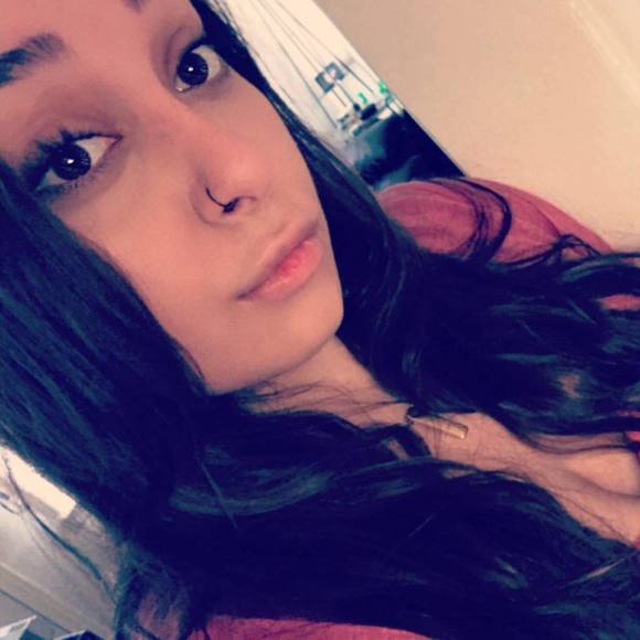 Meet your Posher, Desireé - Picture 1 of 1