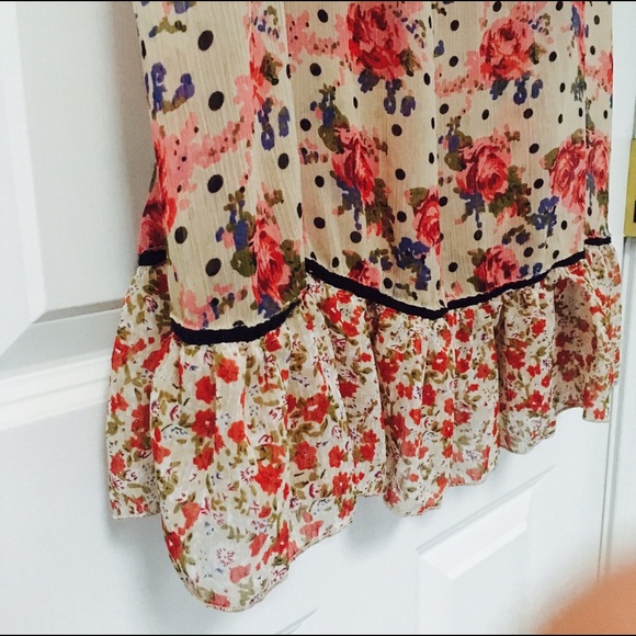 Floral Pattern Tank Top - Picture 2 of 4