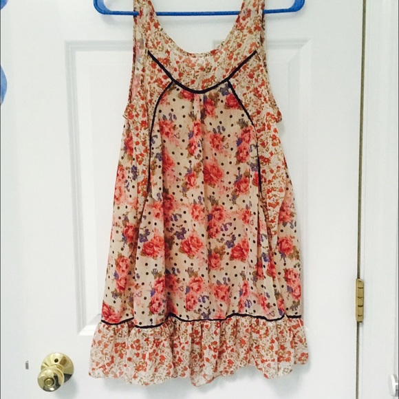 Floral Pattern Tank Top - Picture 3 of 4