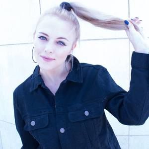 Meet your Posher, Courtney