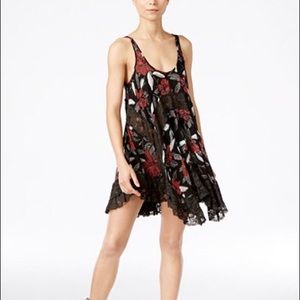 Free People "She swings Lace Dress"
