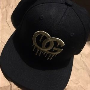 Melting OG Black Metallic Gold Hat