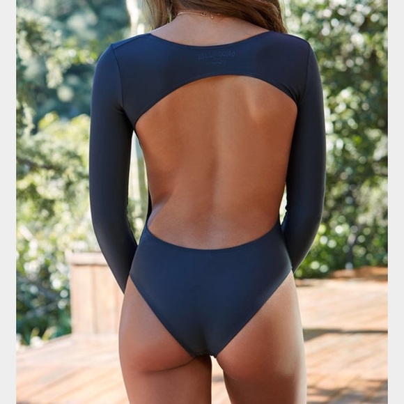 Billabong Other - NWOT Billabong women's surf more long sleev  M