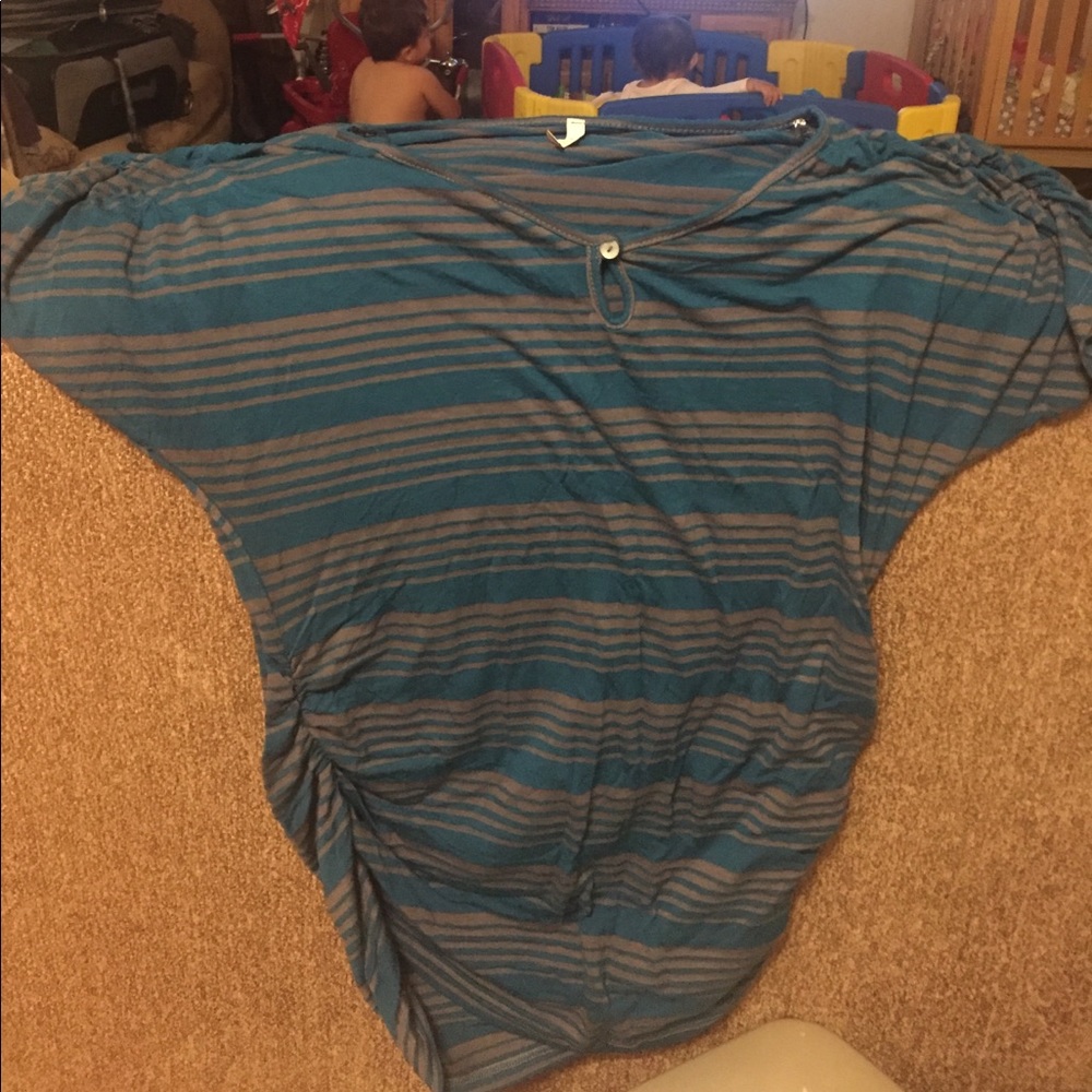 Blue and grey blouse with sleeve and side ruching