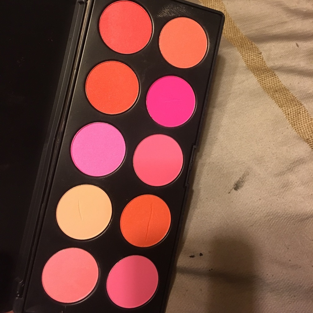 blushes pallet