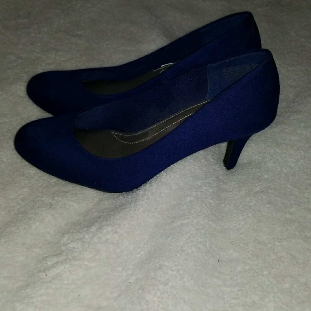 Comfortable blue heels