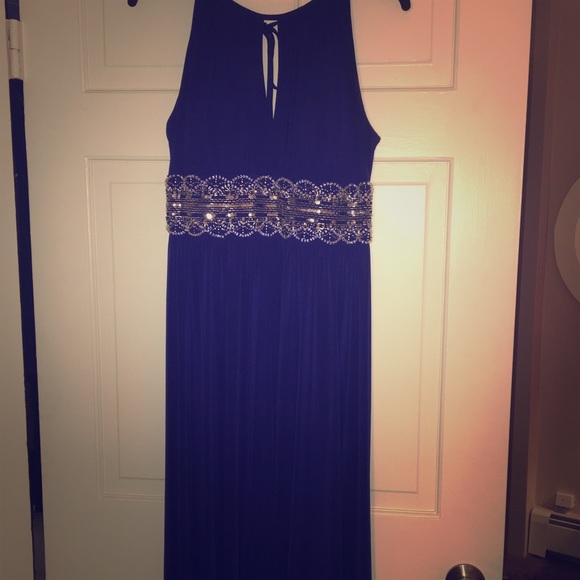 Blue Sleeveless Beaded Gown. Prom/ Formal/ Wedding - Picture 1 of 8