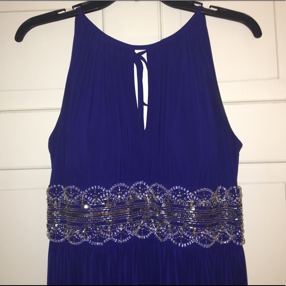 Blue Sleeveless Beaded Gown. Prom/ Formal/ Wedding - Picture 2 of 8