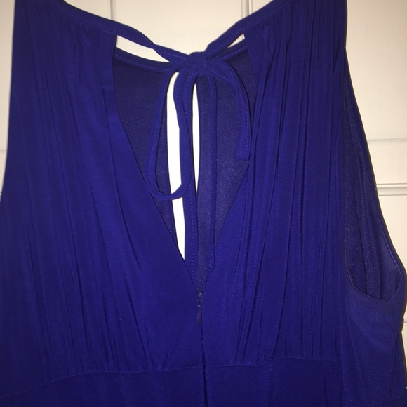 Blue Sleeveless Beaded Gown. Prom/ Formal/ Wedding - Picture 6 of 8
