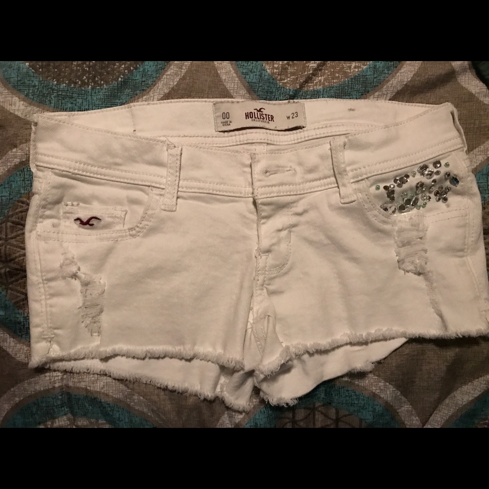 White hollister shorts