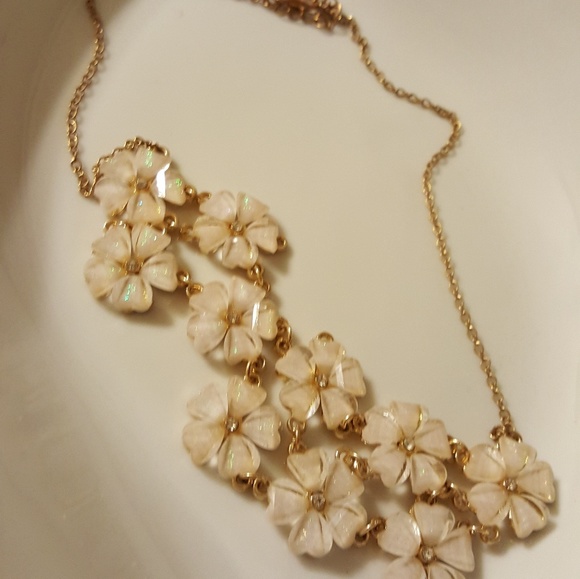 Jewelry - Floral Necklace