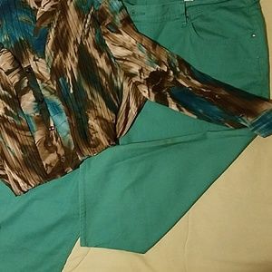 Outfit capri pants and blouse