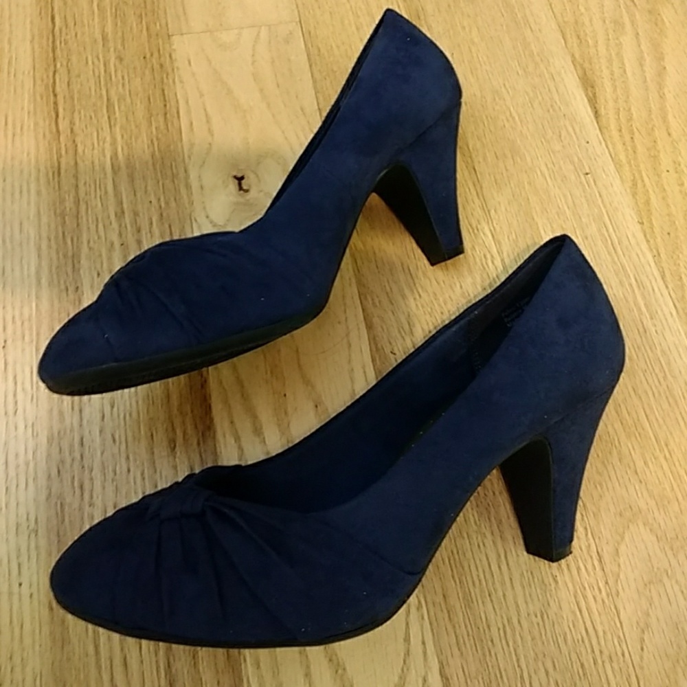 Navy suede heels Abella 2.5 inches size 10