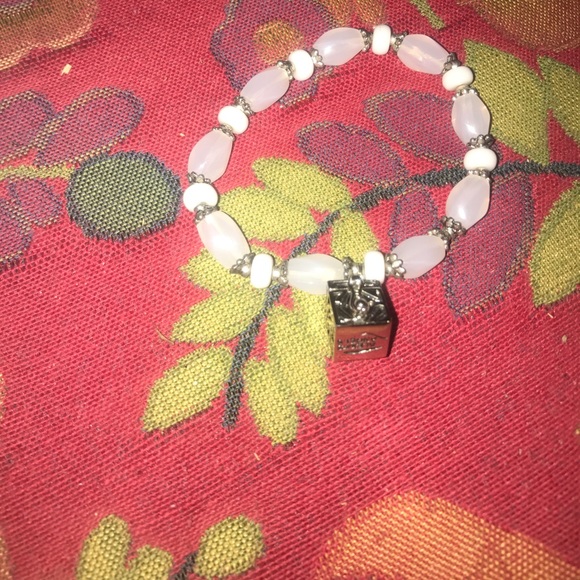 cute charm with a box to put wishes in - Picture 2 of 4