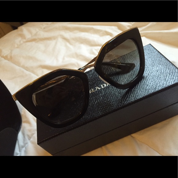 AUTHENTIC PRADA SUNGLASSES main image 4