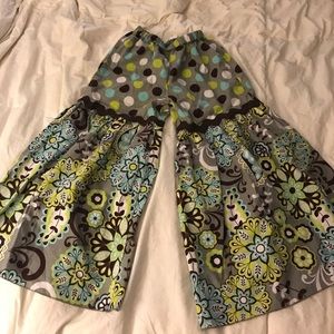 Cutest ruffle pants .... great earthy colors ,