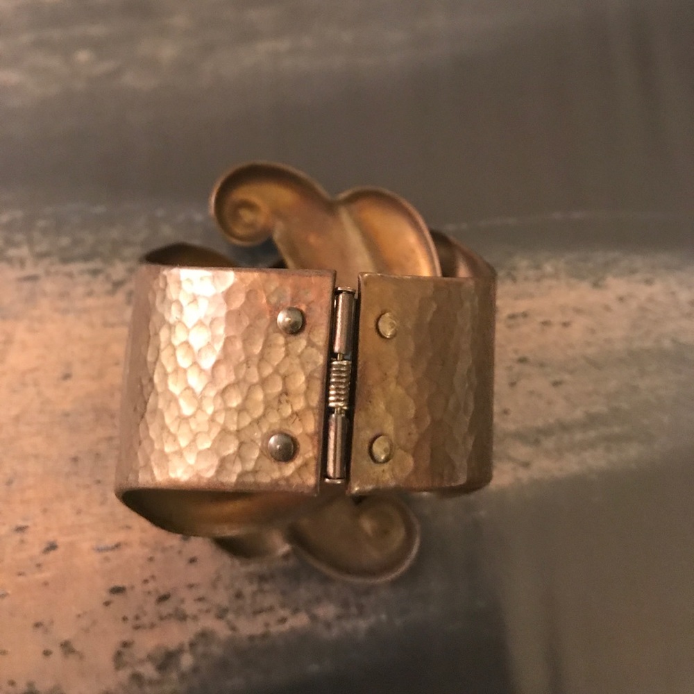 Vintage Bronze Swirl Cuff - Picture 3 of 4
