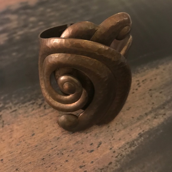 Vintage Bronze Swirl Cuff - Picture 2 of 4