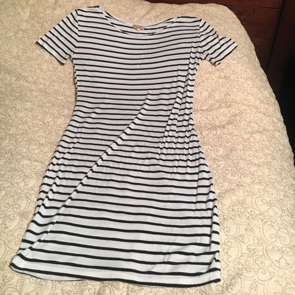 💥SOLD💥PIKO 1988 T-shirt dress- Size l