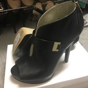 Michael Kors booties shoes size 10