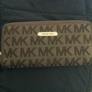 Classic Michael Kors Wallet
