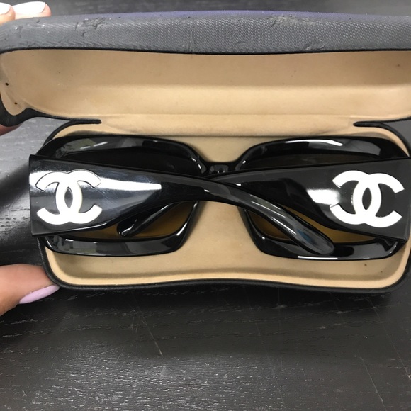 CHANEL Accessories - Chanel black sunglasses with mother of pearl CC
