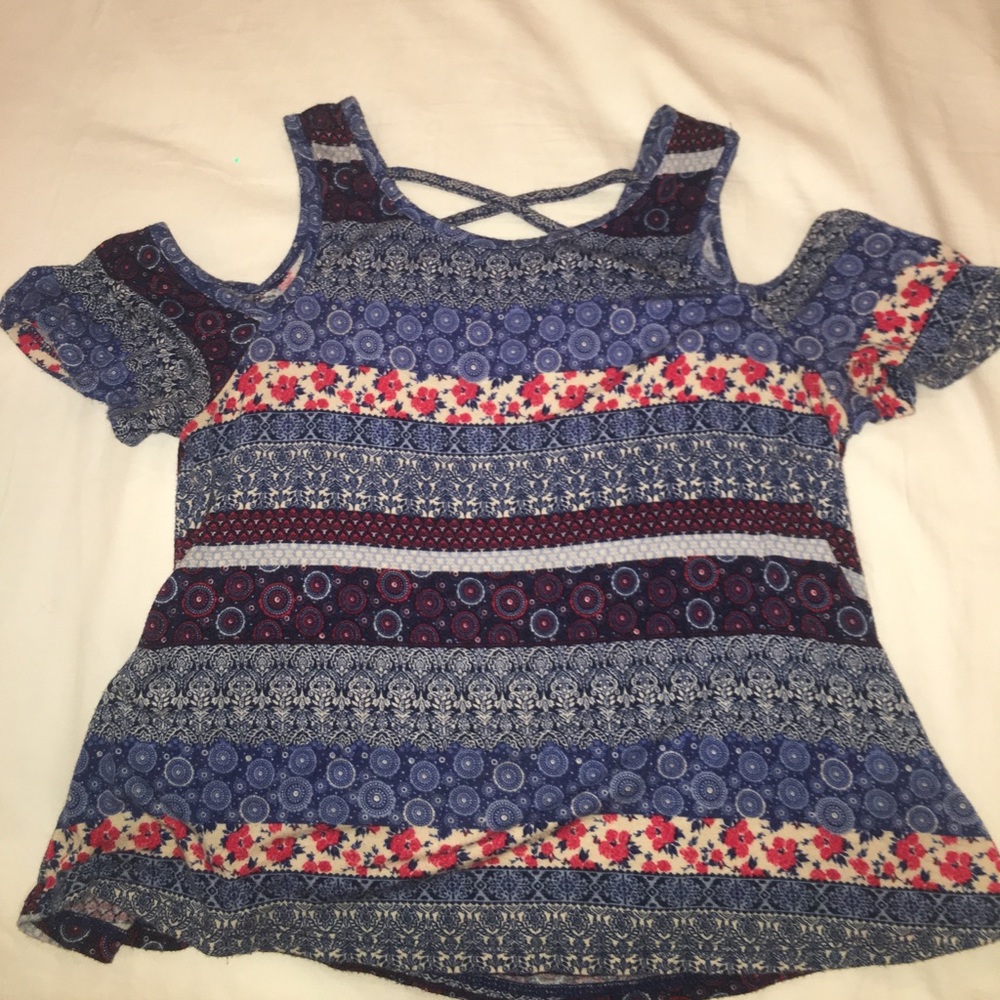off the shoulder sleeves and cut out back
