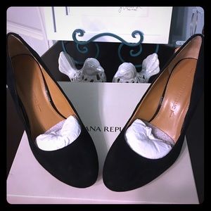 ‼️‼️SOLD‼️‼️ Banana Republic Rorie wedge