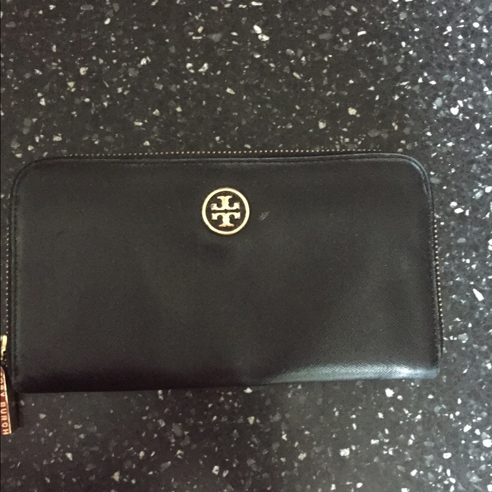 Tory Burch Robinson Wallet.