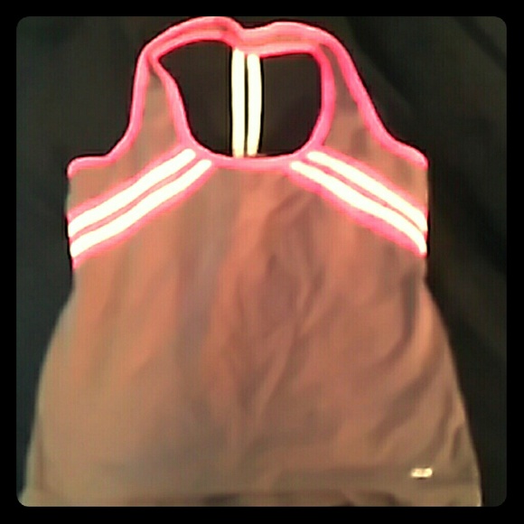 Workout top - Picture 1 of 2