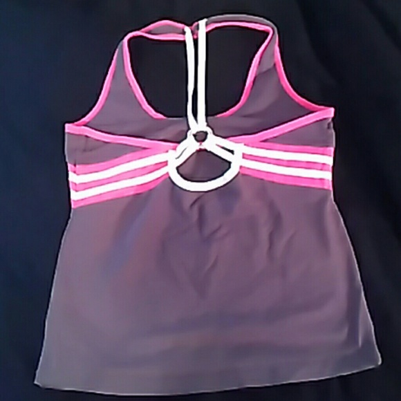 Workout top - Picture 2 of 2