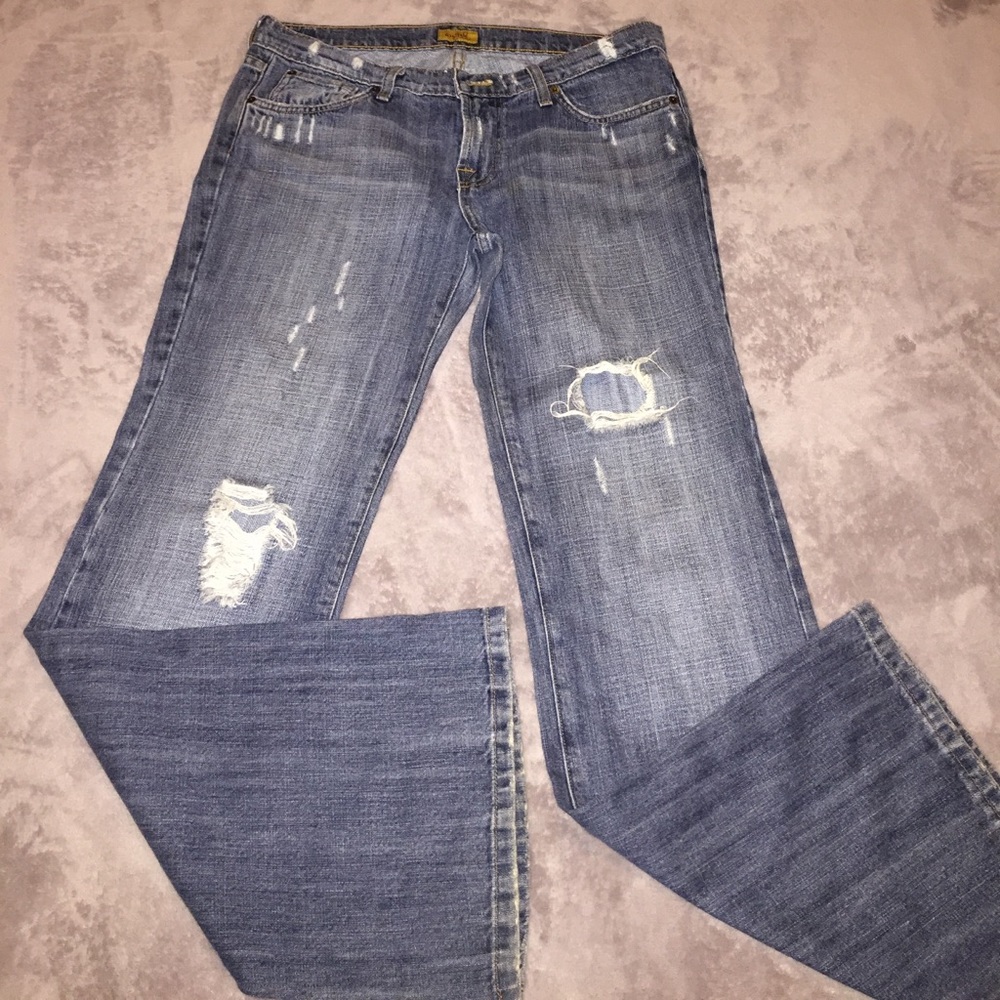 BootCut damaged jeans