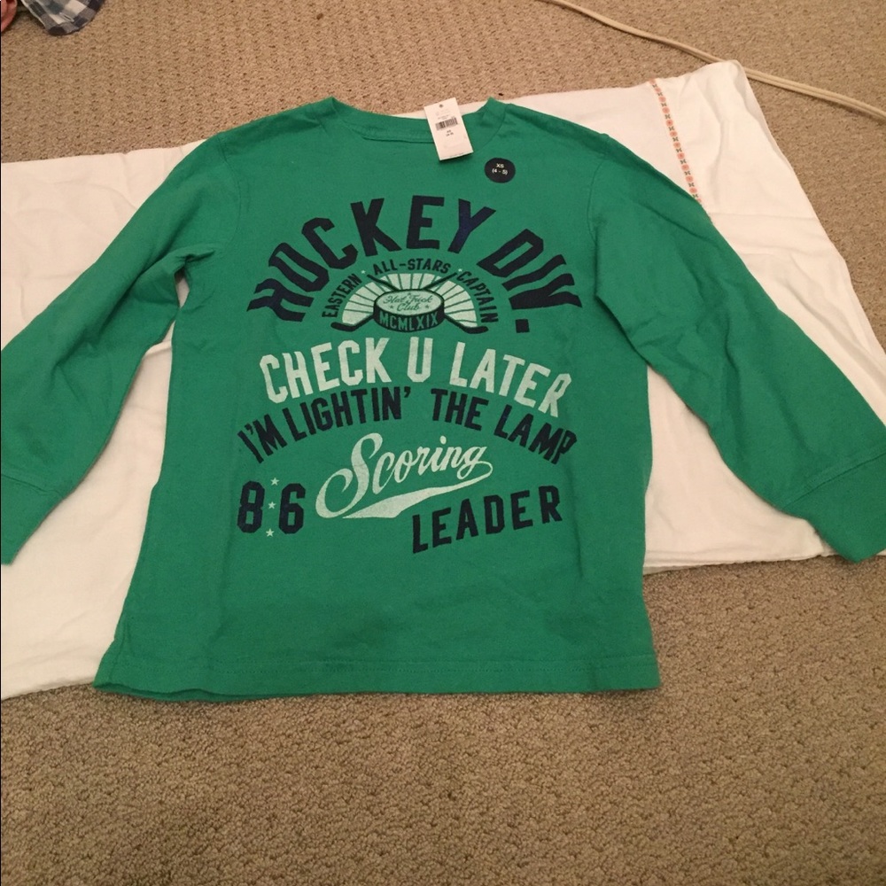 NWT Gap boys size XS.