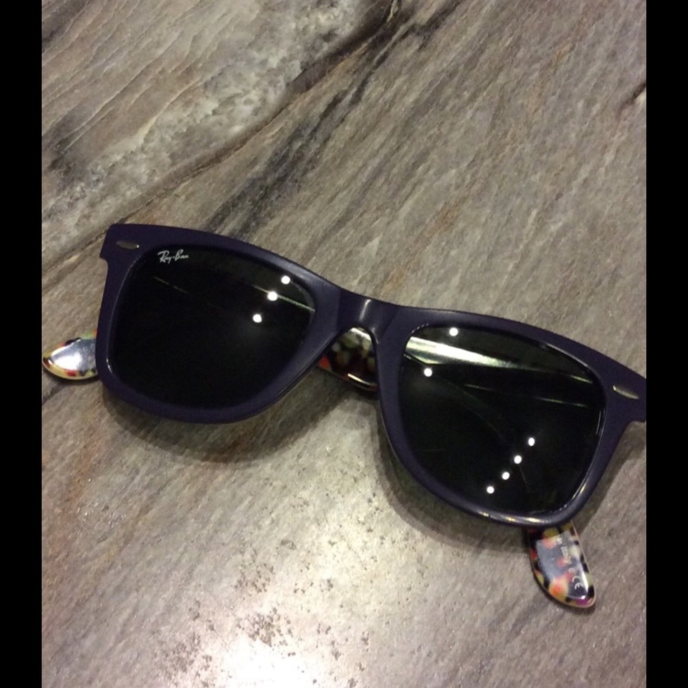 Like new ladies purple Ray Ban sunglasses.