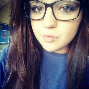 Meet your Posher, Alyssa