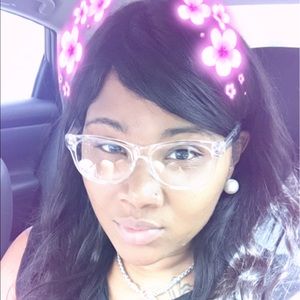 Meet your Posher, Crystal