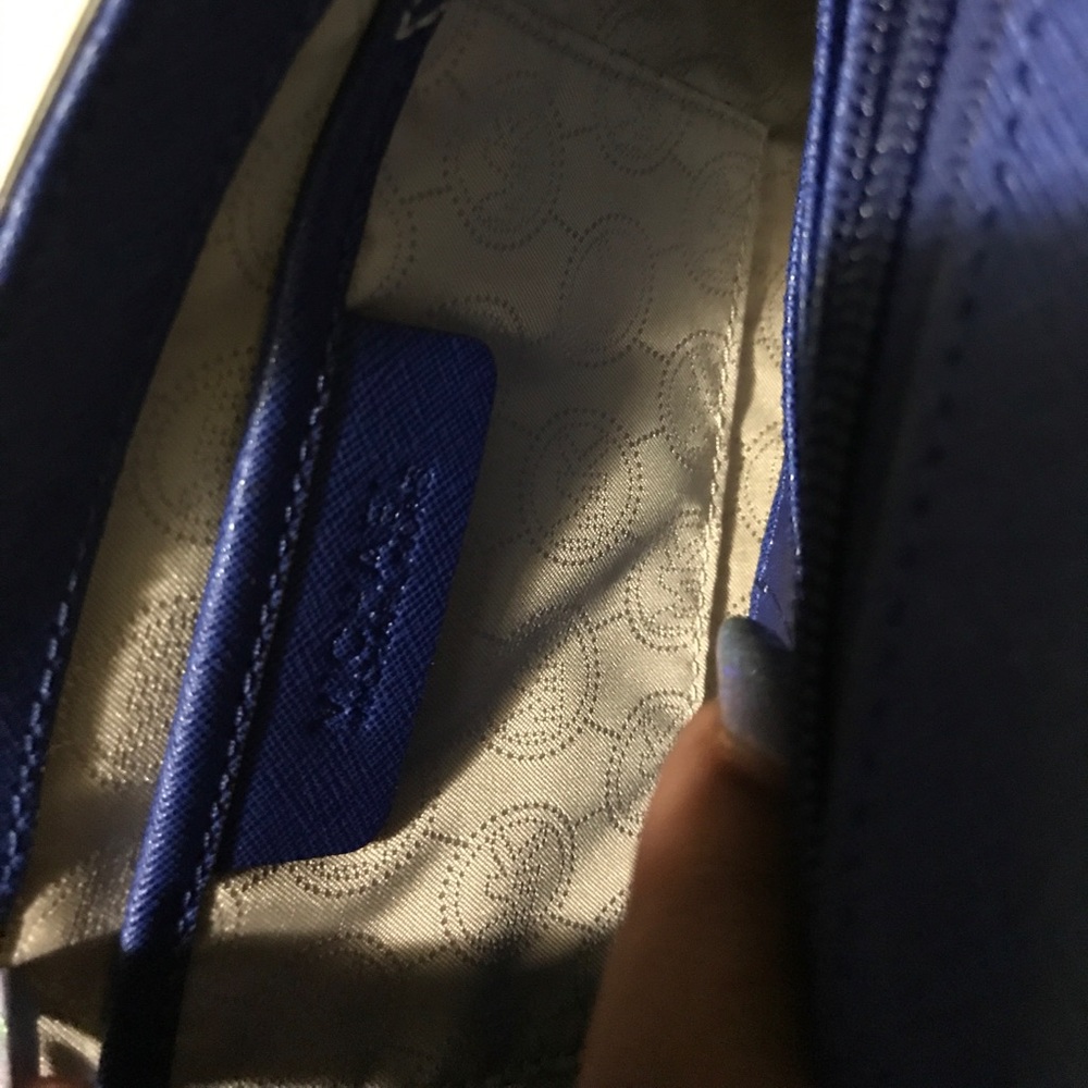 Michael kors pouch - Picture 2 of 3