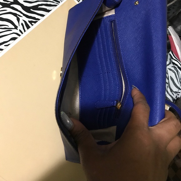 Michael kors pouch - Picture 3 of 3