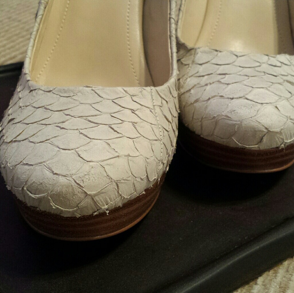 NWOB Calvin Klein "Kendall Fishskin", size 8.5 - Picture 3 of 4