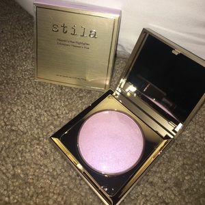 stila Heaven's Hue Highlighter