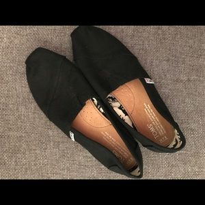 TOMS black flats