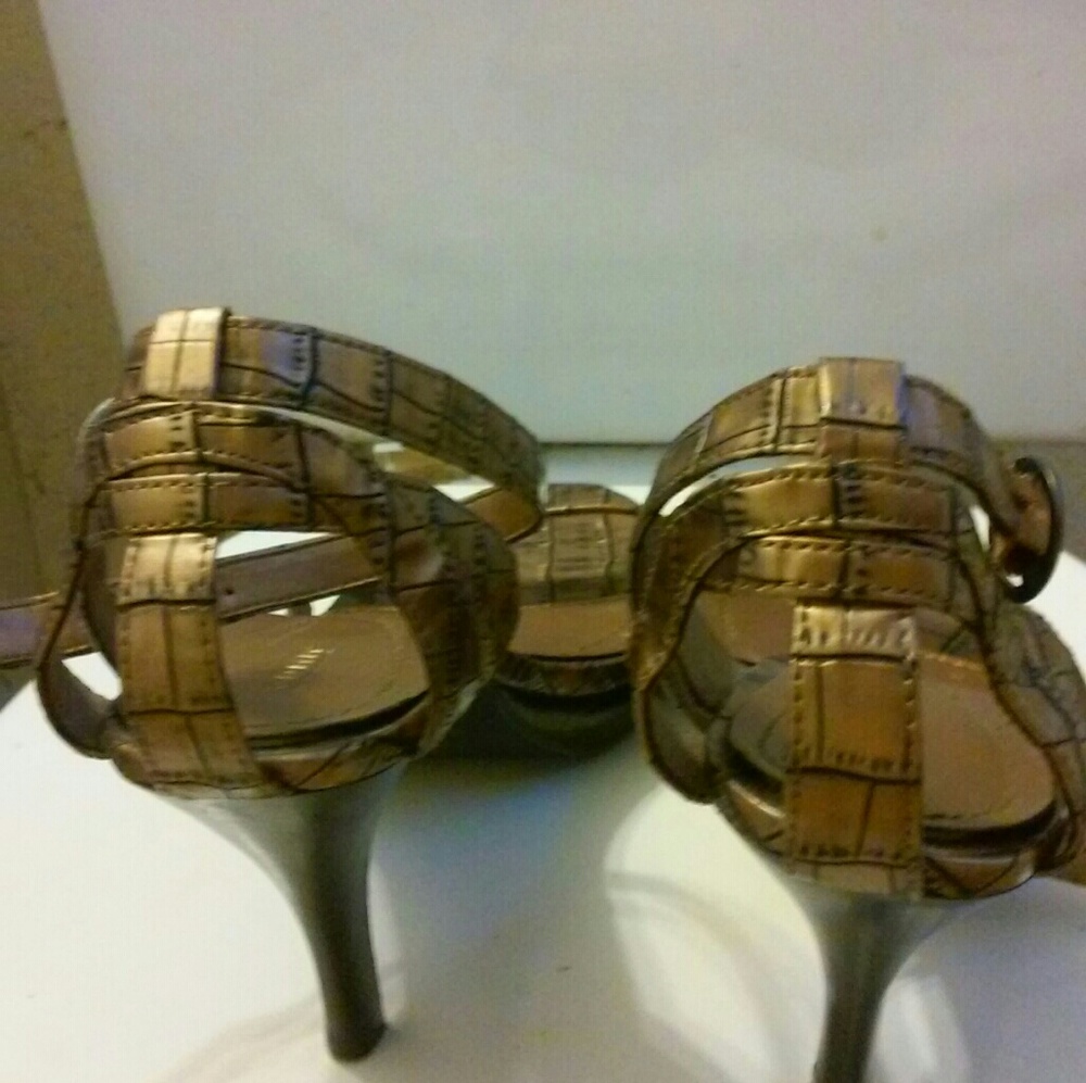 High Heels - Picture 2 of 6