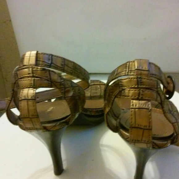 High Heels - Picture 2 of 6