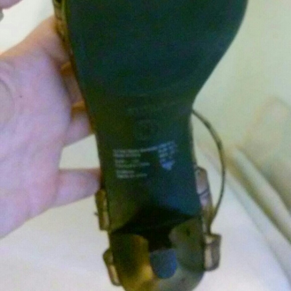 High Heels - Picture 6 of 6