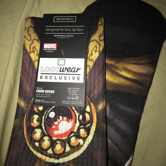 Marvel Crew socks Loot Crate - Picture 4 of 4