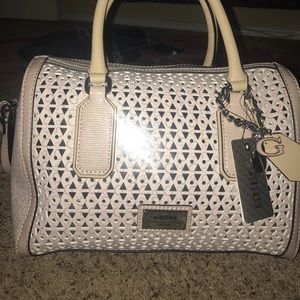 BRAND NEW GUESS BAG WITH STRAP! Guess PORTOLA BAG