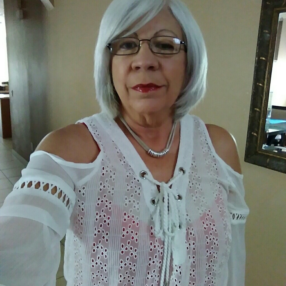 Meet your Posher, Gloria