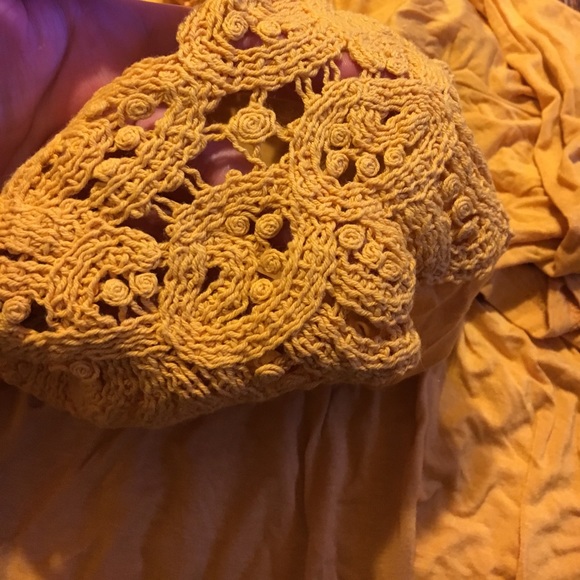 Yellow blouse - Picture 2 of 2