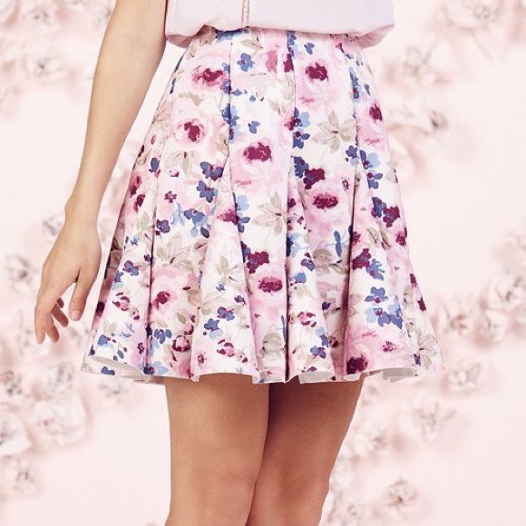 LC Lauren Conrad Dresses & Skirts - Lauren Conrad Runway floral Skirt