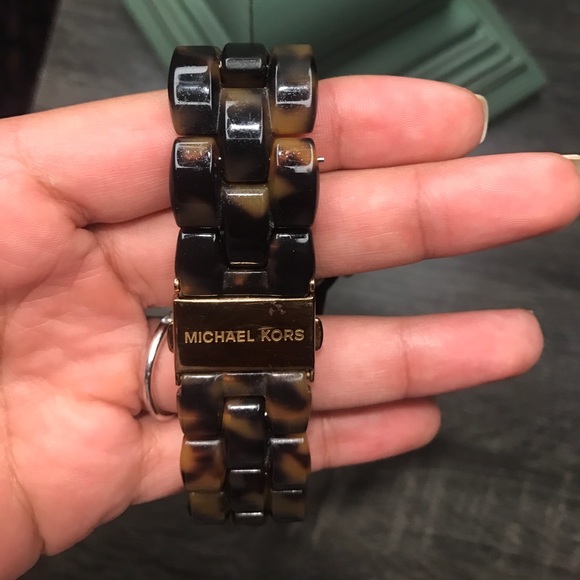 MICHEAL KORS TORTOISE JEW FACED WATCH - Picture 4 of 8